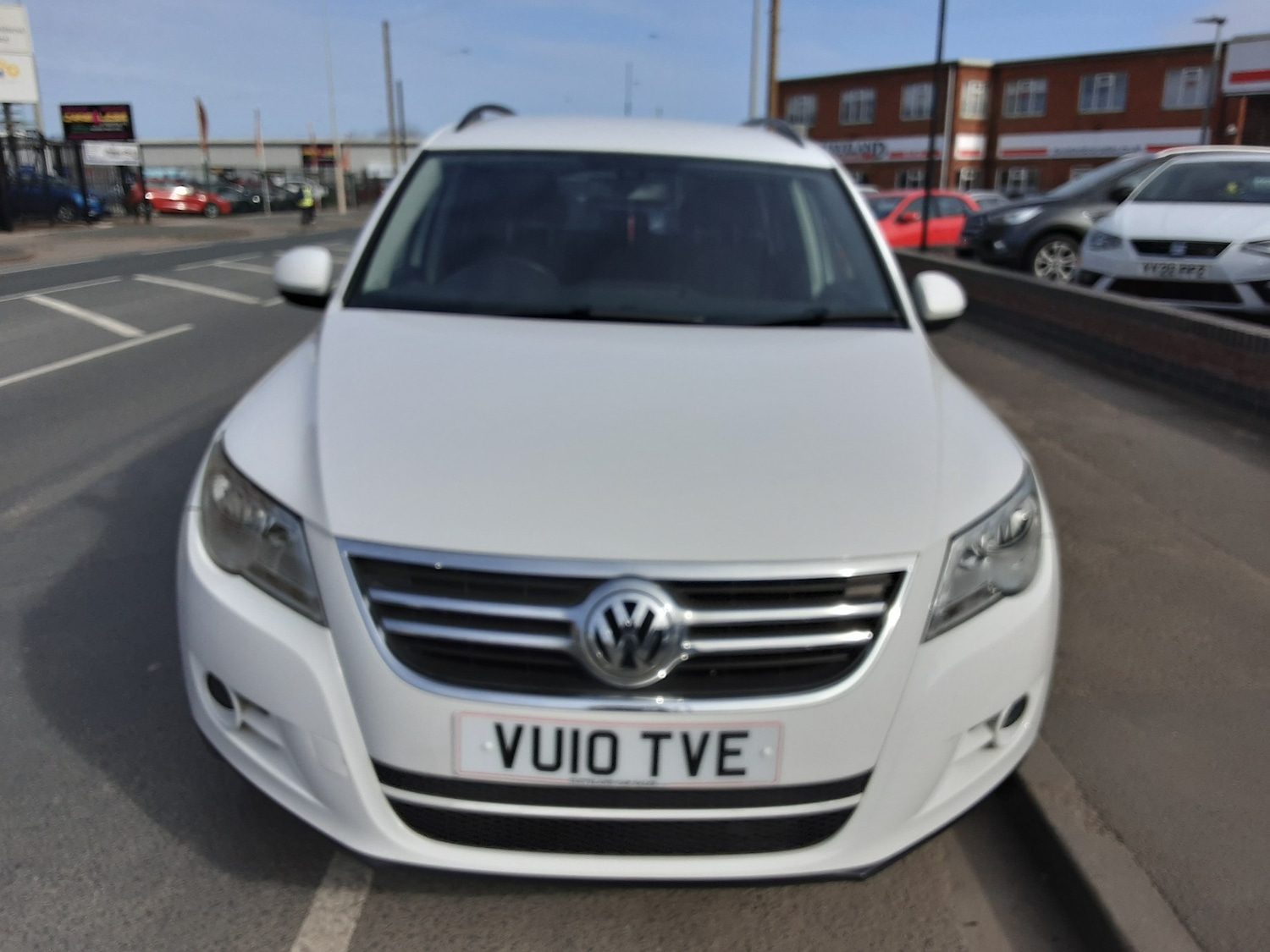 Used Volkswagen Tiguan 2010 for sale - 77730952: Photo 2