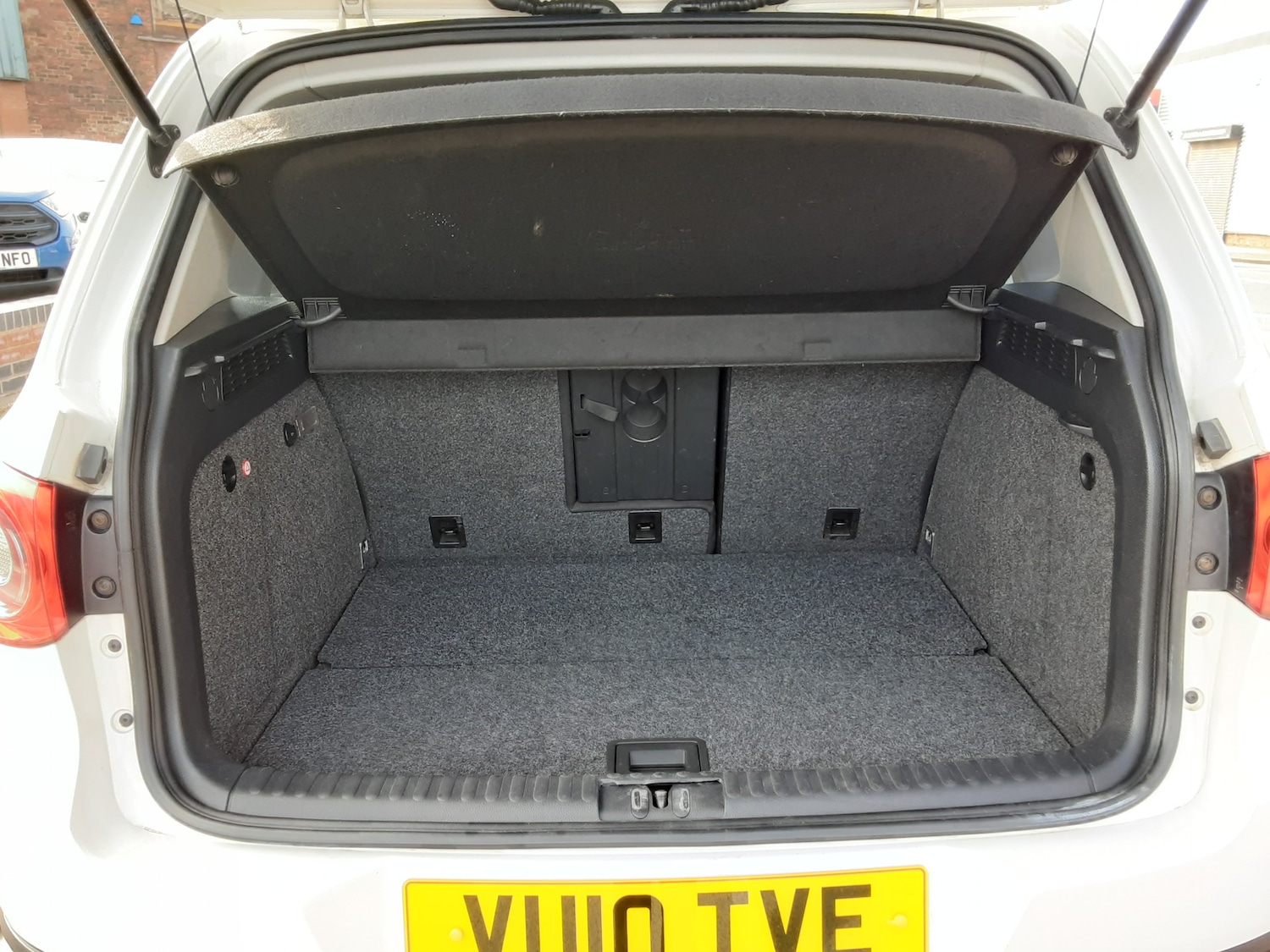 Used Volkswagen Tiguan 2010 for sale - 77730952: Photo 9