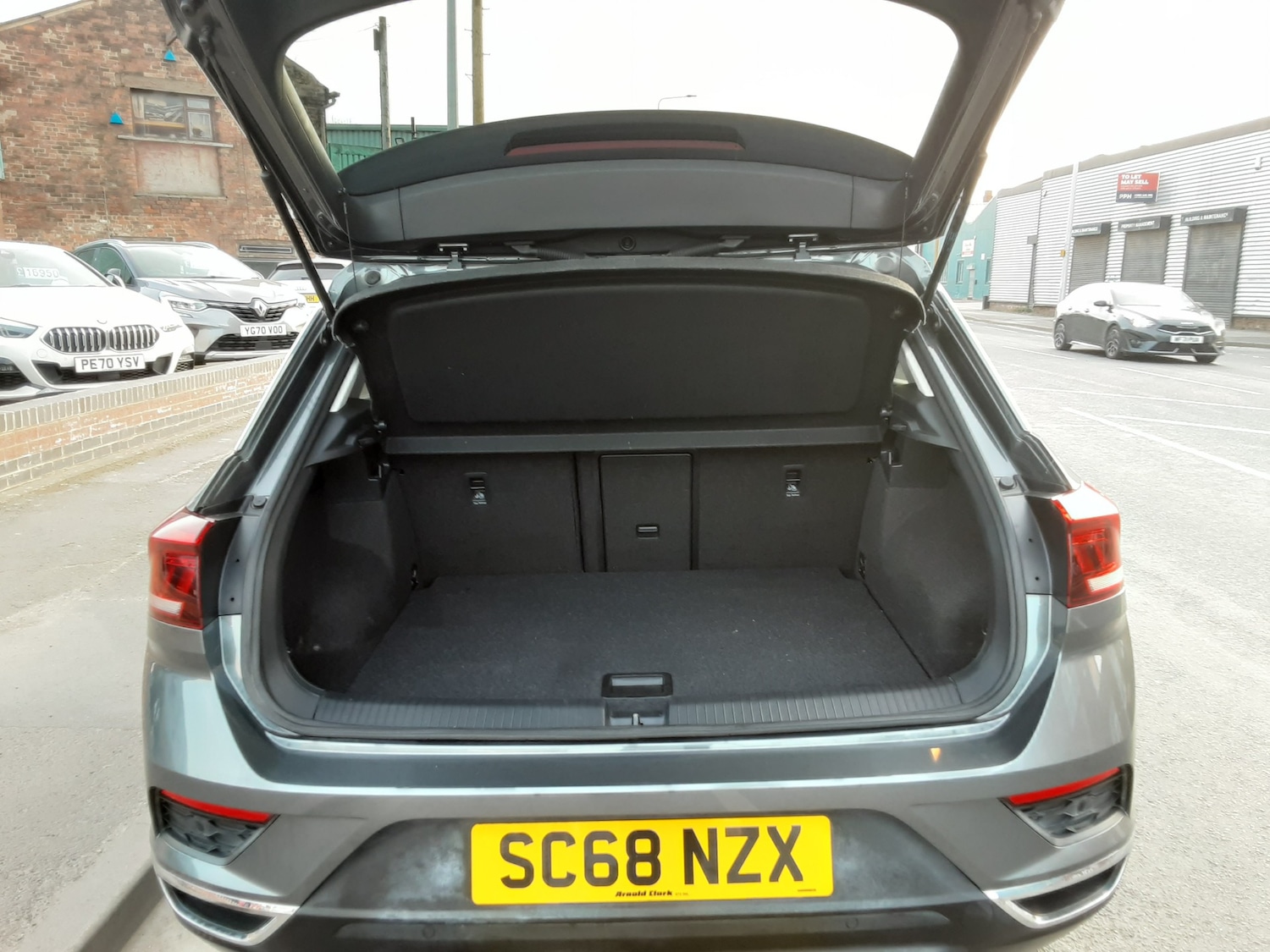 Used Volkswagen T-Roc 2018 for sale - 77988296: Photo 10