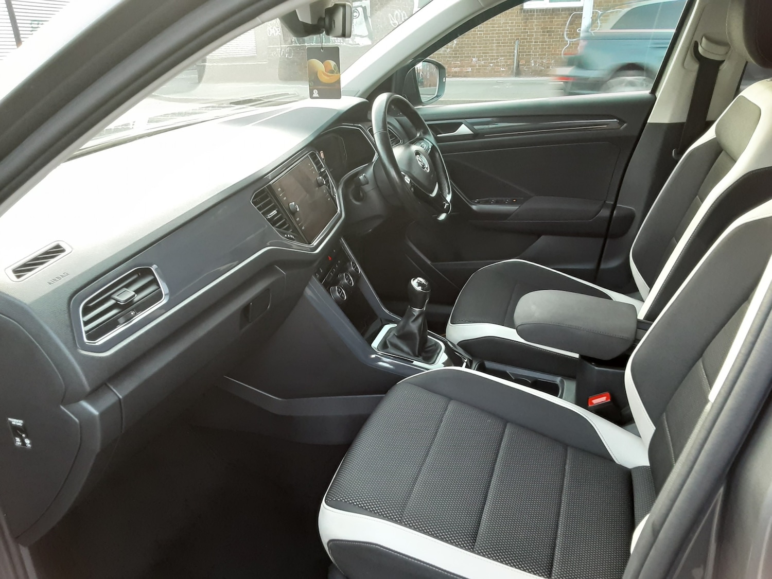 Used Volkswagen T-Roc 2018 for sale - 77988296: Photo 6