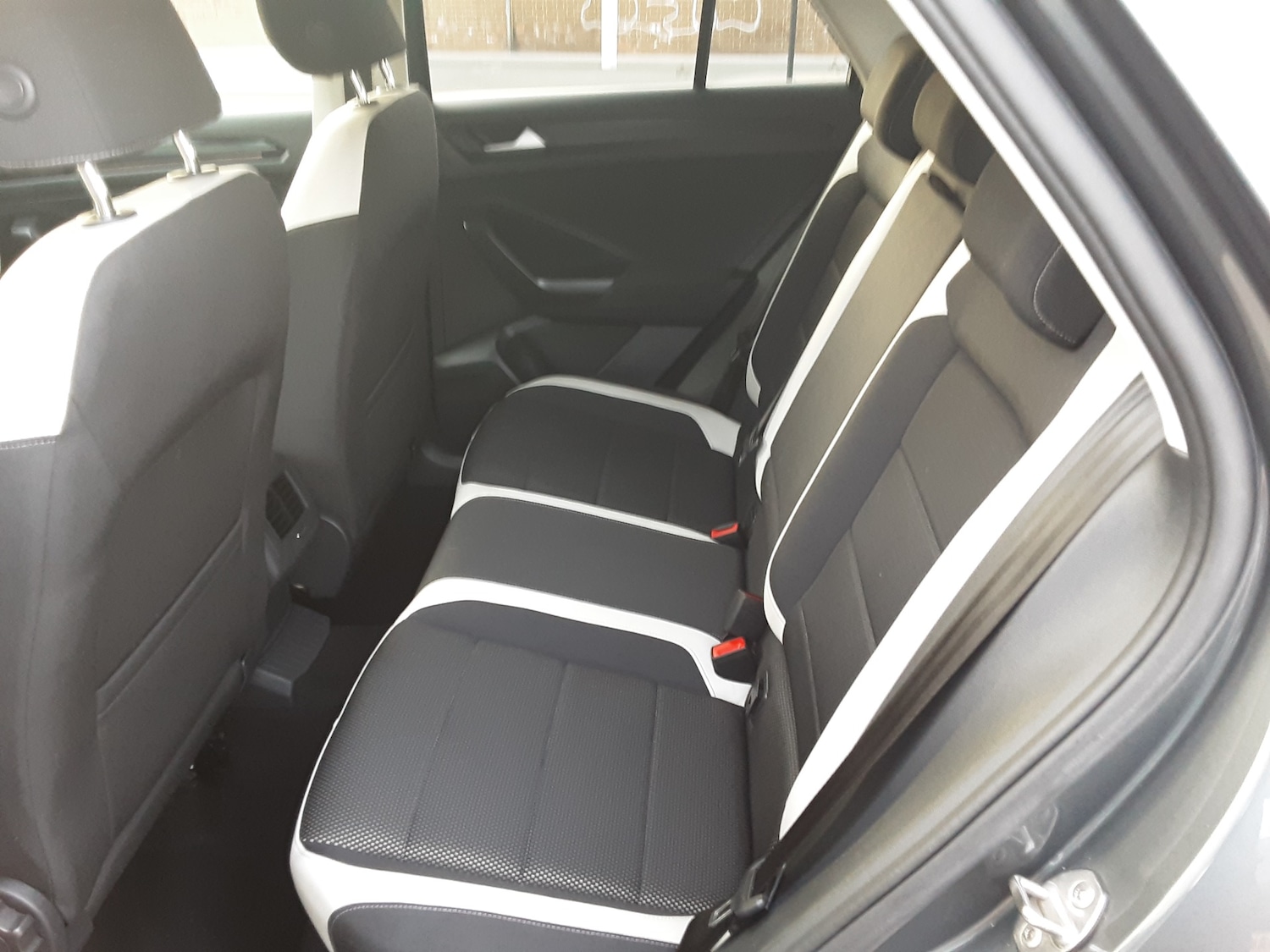 Used Volkswagen T-Roc 2018 for sale - 77988296: Photo 9