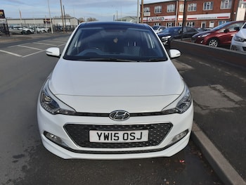 Used Hyundai i20 2015 for sale - 76404982: Photo