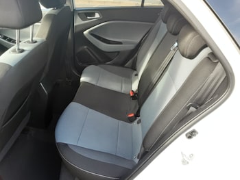 Used Hyundai i20 2015 for sale - 76404982: Photo