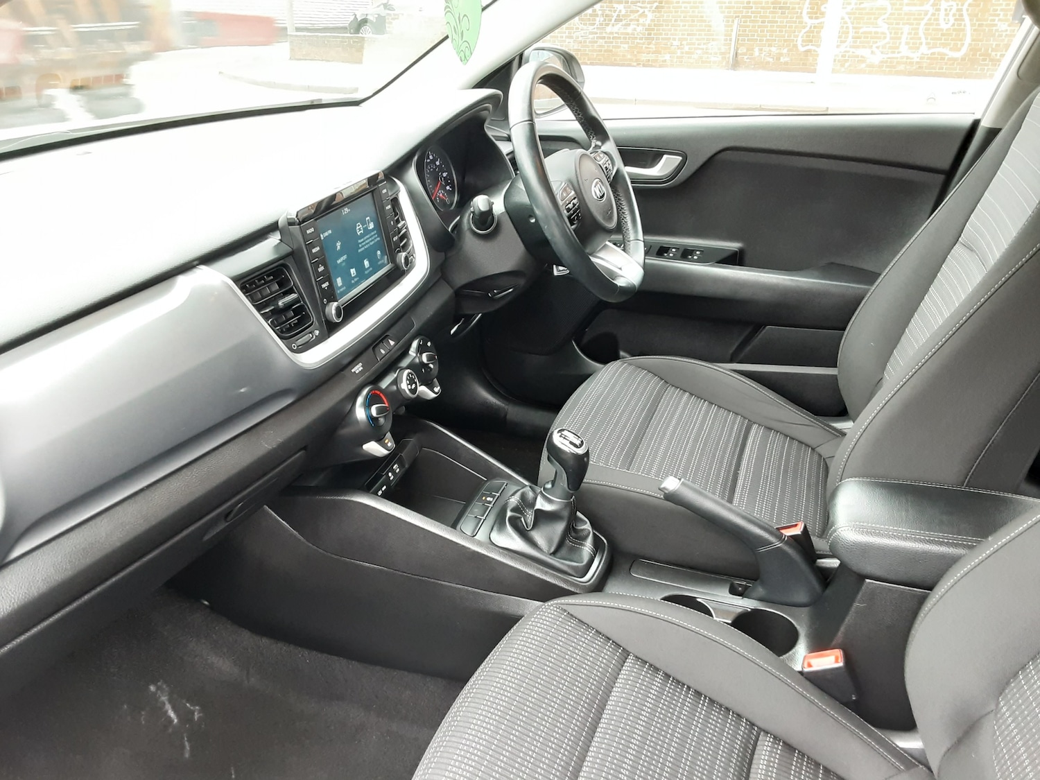 Used Kia Stonic 2019 for sale - 77877372: Photo 6