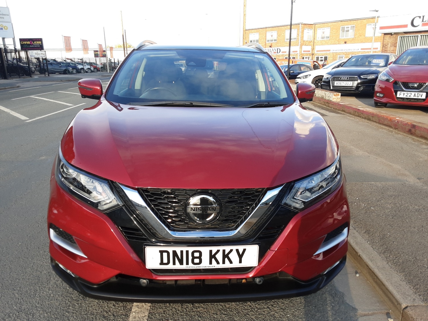 Used Nissan Qashqai 2018 for sale - 76365004: Photo 2
