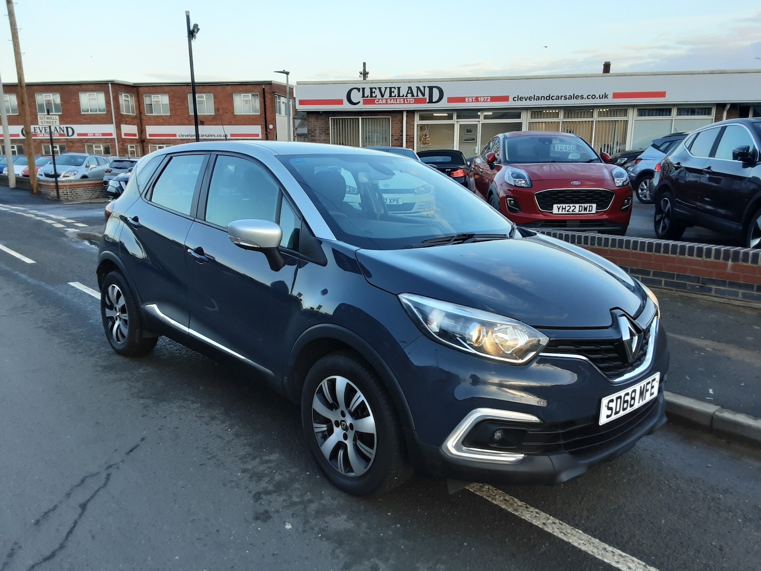 Used Renault Captur 2018 for sale - 76494458: Photo 1