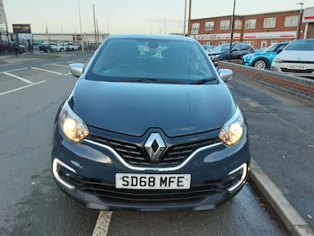 Used Renault Captur 2018 for sale - 76494458: Photo