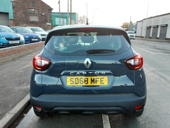 Used Renault Captur 2018 for sale - 76494458: Photo