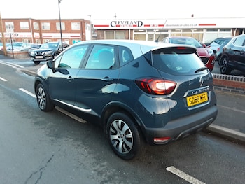 Used Renault Captur 2018 for sale - 76494458: Photo