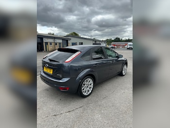 Used Ford Focus 2010 for sale - 75525444: Photo