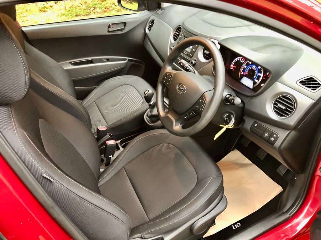 Used Hyundai i10 2017 for sale - 77660220: Photo 2