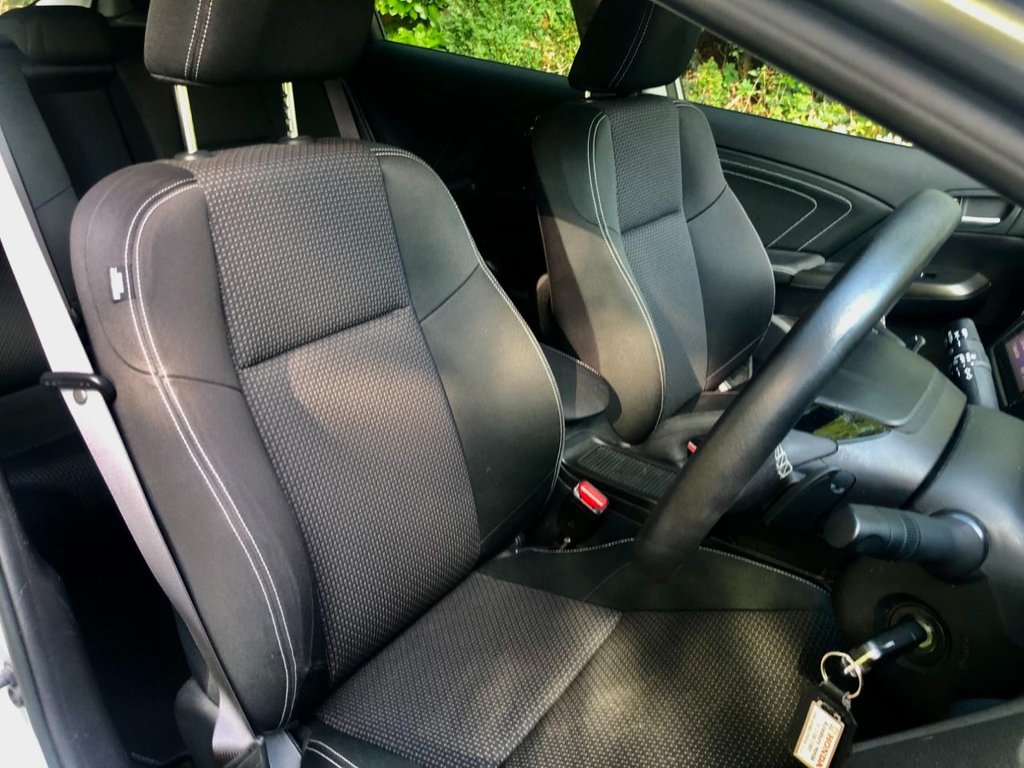 Used Honda Civic 2017 for sale - 76453918: Photo 2