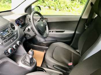 Used Hyundai i10 2017 for sale - 74936705: Photo