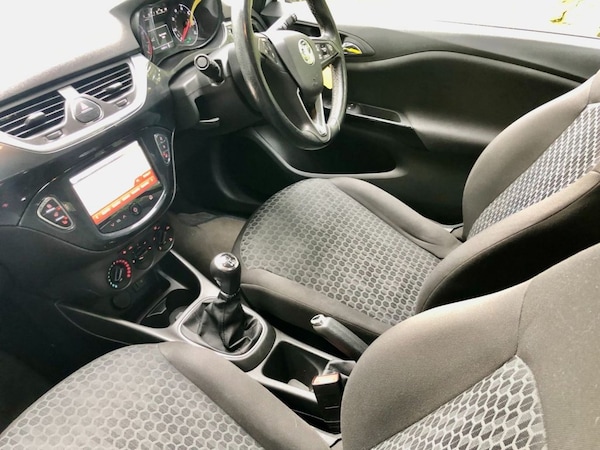 Used Vauxhall Corsa 2015 for sale - 76124137: Photo 2