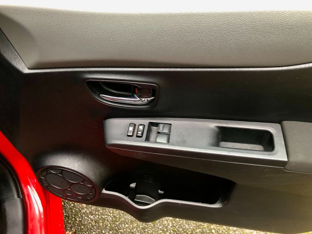 Used Toyota Yaris 2012 for sale - 76725106: Photo 13