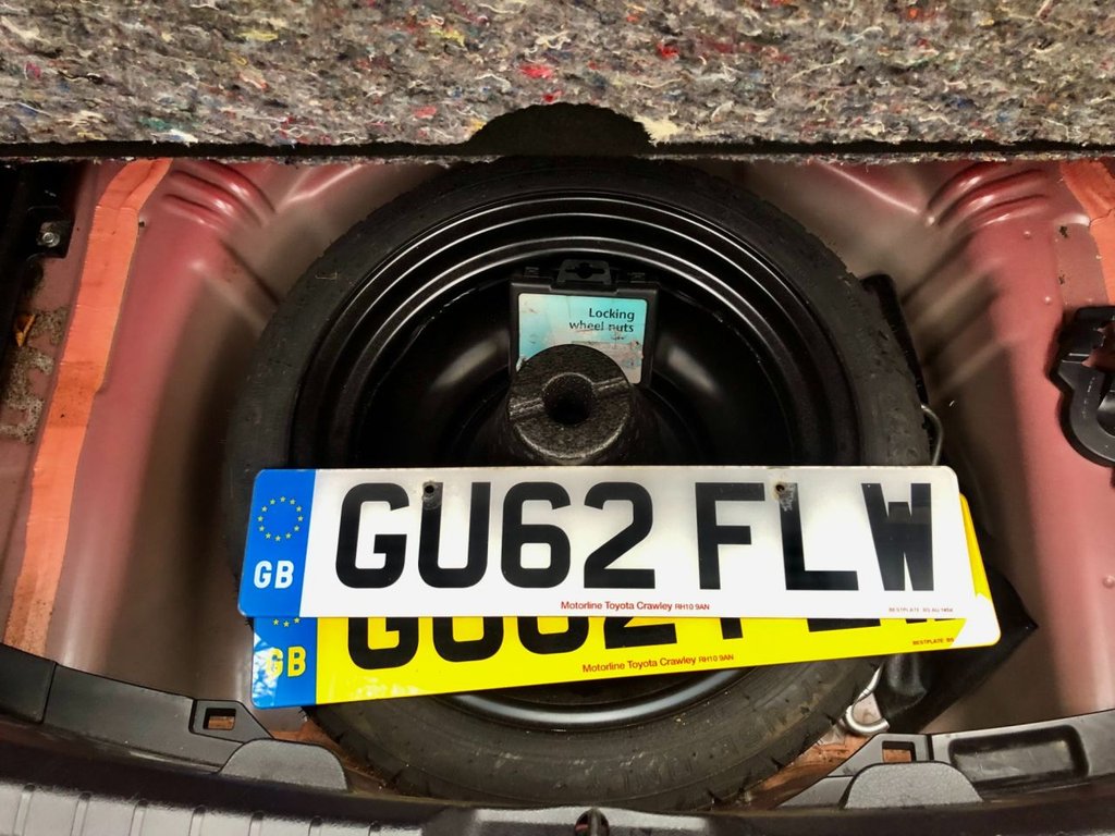 Used Toyota Yaris 2012 for sale - 76725106: Photo 26