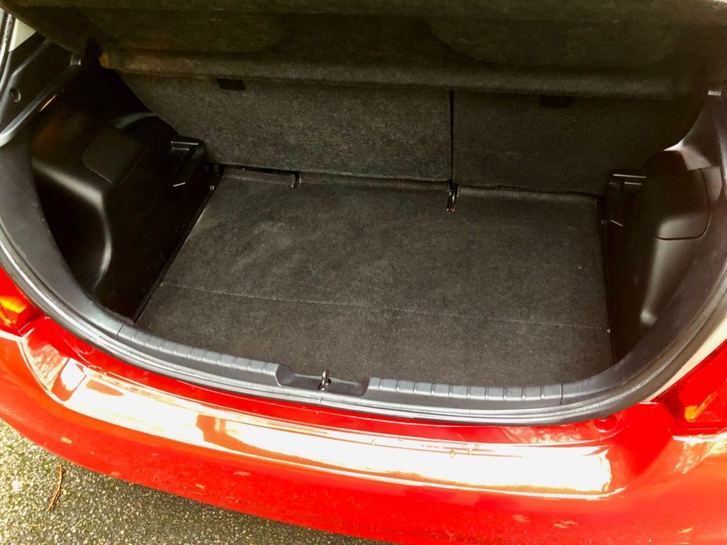 Used Toyota Yaris 2012 for sale - 76725106: Photo 27