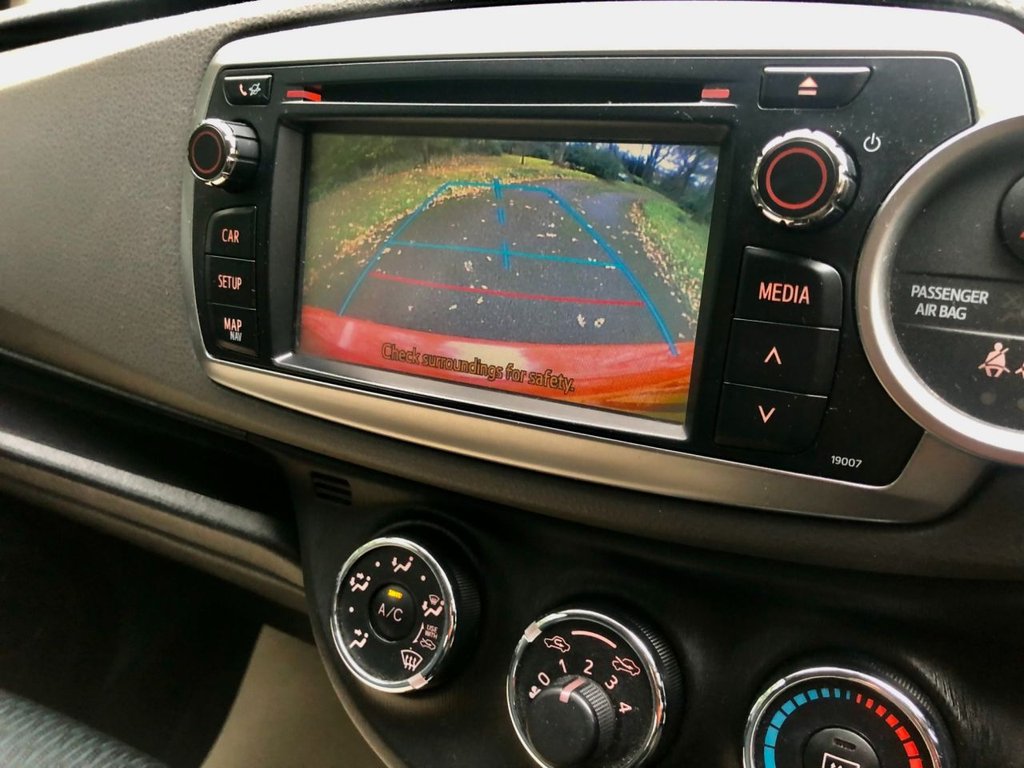 Used Toyota Yaris 2012 for sale - 76725106: Photo 3