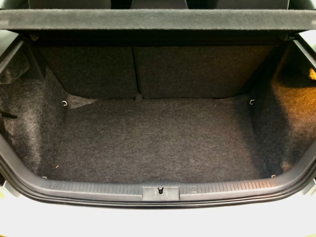 Used Volkswagen Polo 2009 for sale - 76883316: Photo 41