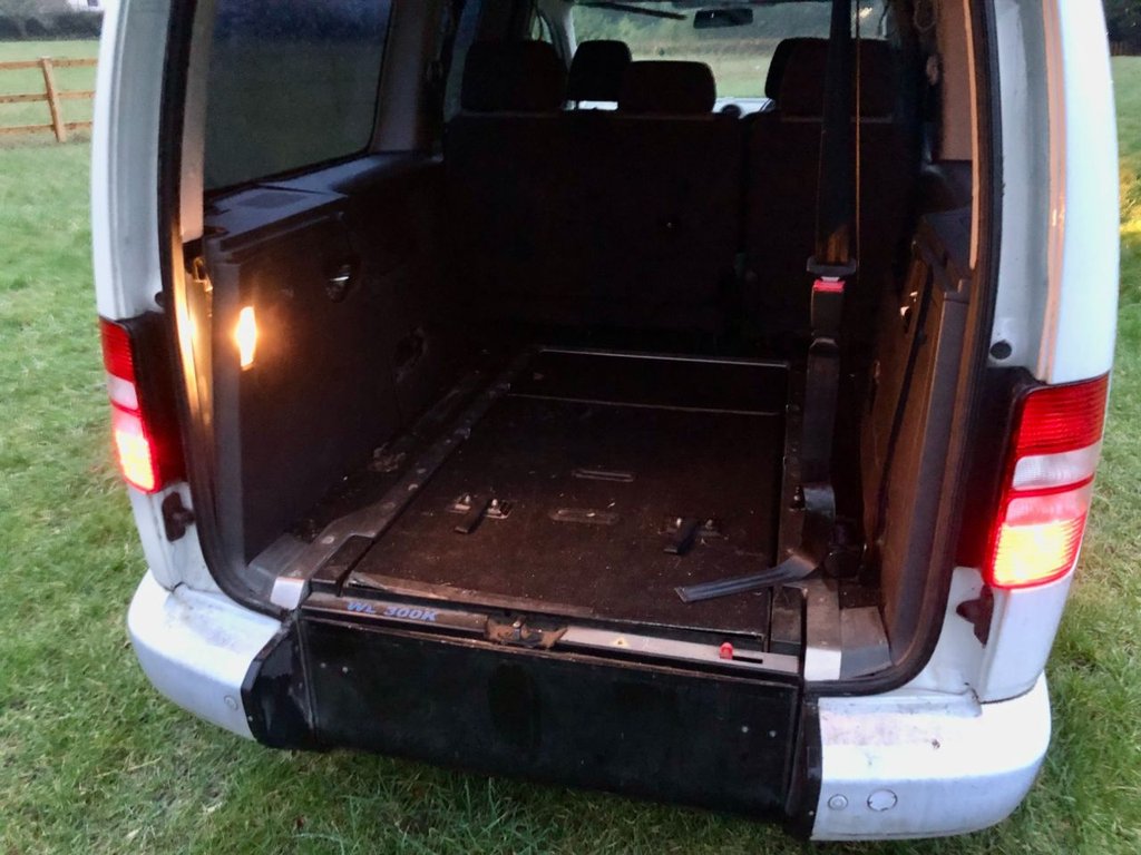 Used Volkswagen Caddy Maxi Life 2014 for sale - 77643051: Photo 3