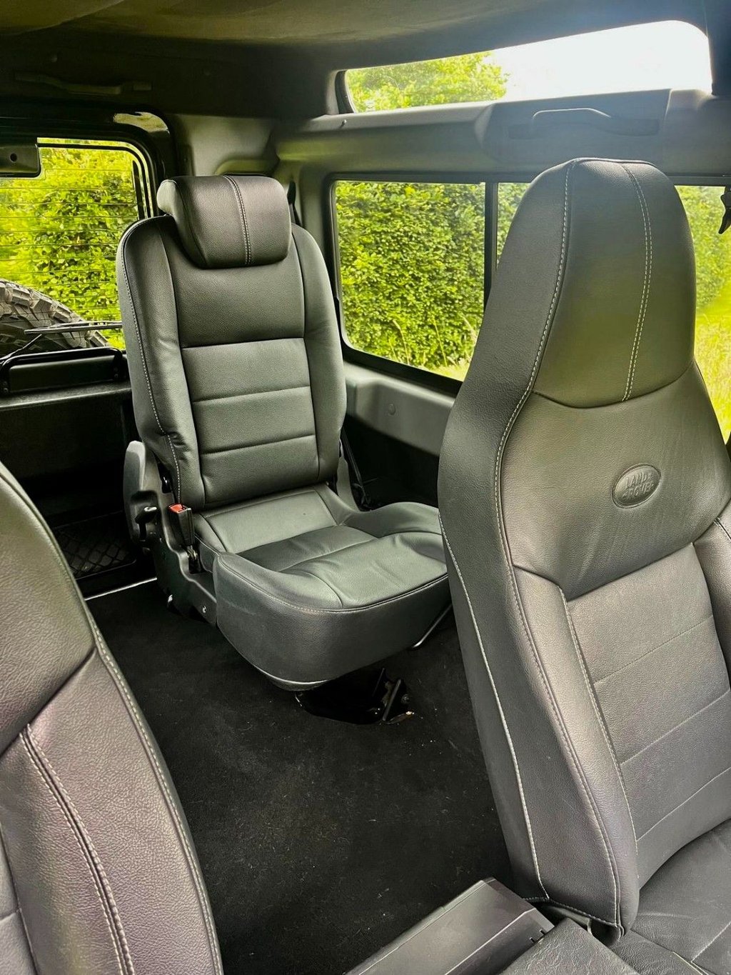 Used Land Rover Defender 2015 for sale - 76190756: Photo 23