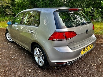 Used Volkswagen Golf 2017 for sale - 78612070: Photo