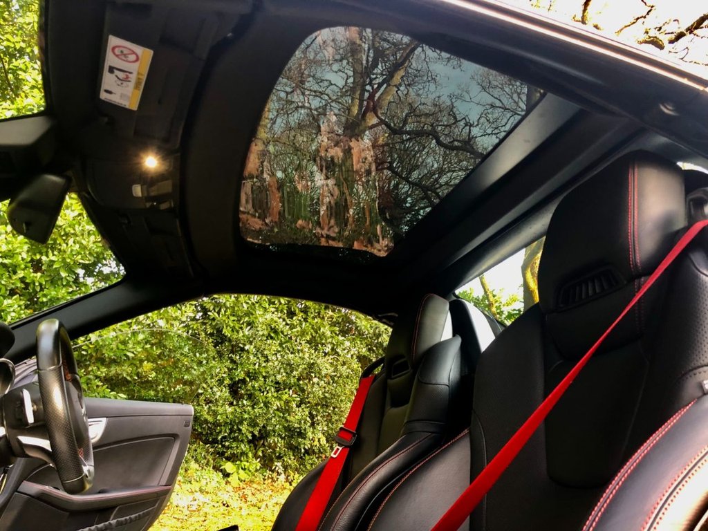 Used Mercedes-Benz SLC 2017 for sale - 77110765: Photo 2