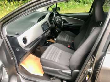 Used Toyota Yaris 2016 for sale - 75033189: Photo