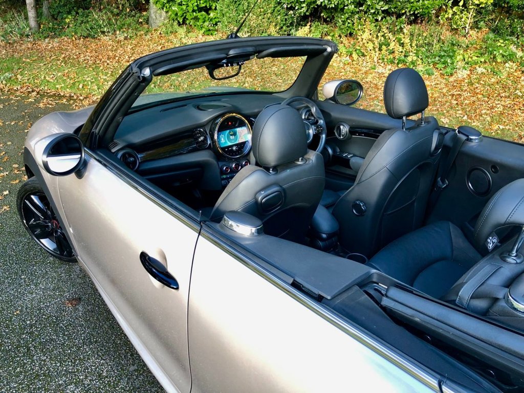 Used MINI Convertible 2021 for sale - 76536144: Photo 15