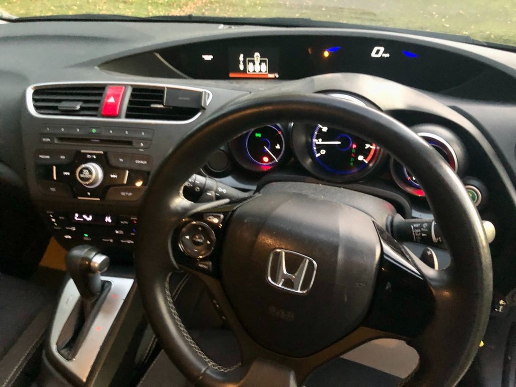 Used Honda Civic 2015 for sale - 76665514: Photo 2