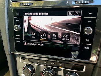 Used Volkswagen Golf 2019 for sale - 78377411: Photo