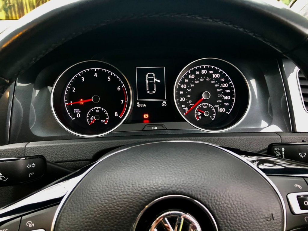 Used Volkswagen Golf 2017 for sale - 77360255: Photo 32