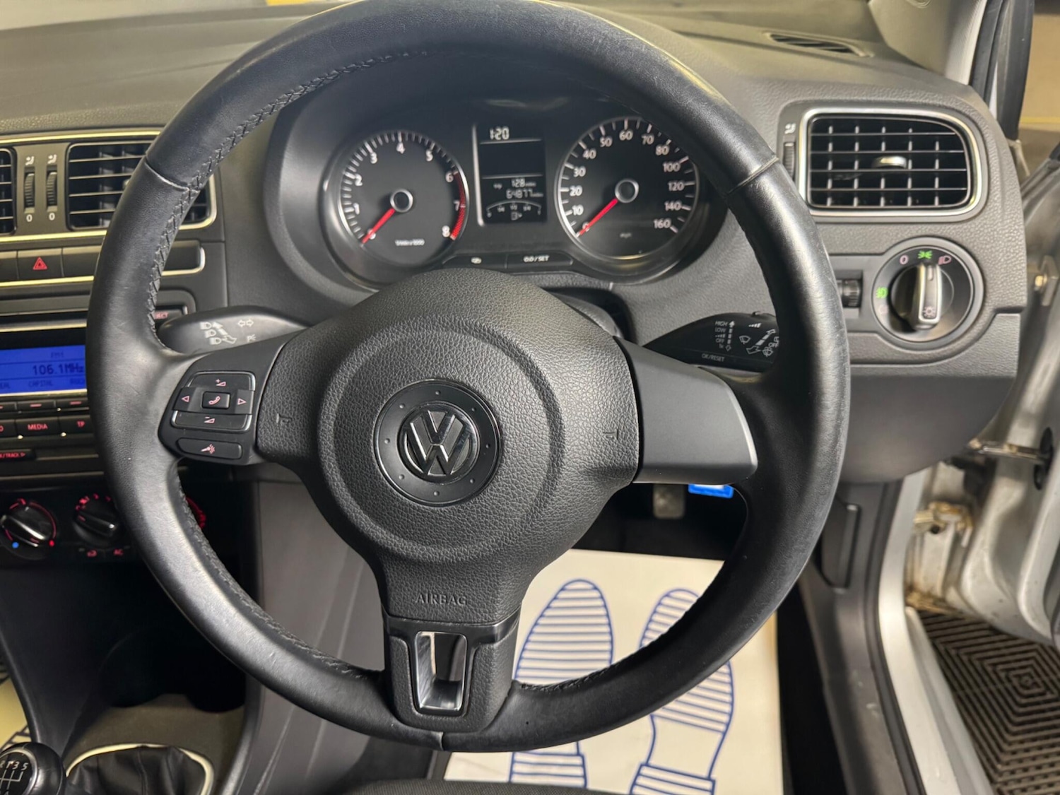 Used Volkswagen Polo 2011 for sale - 77993303: Photo 30