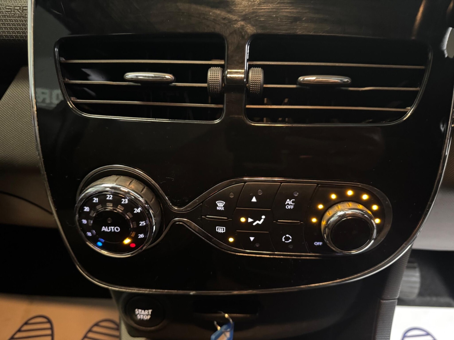 Used Renault Clio 2013 for sale - 78062673: Photo 34