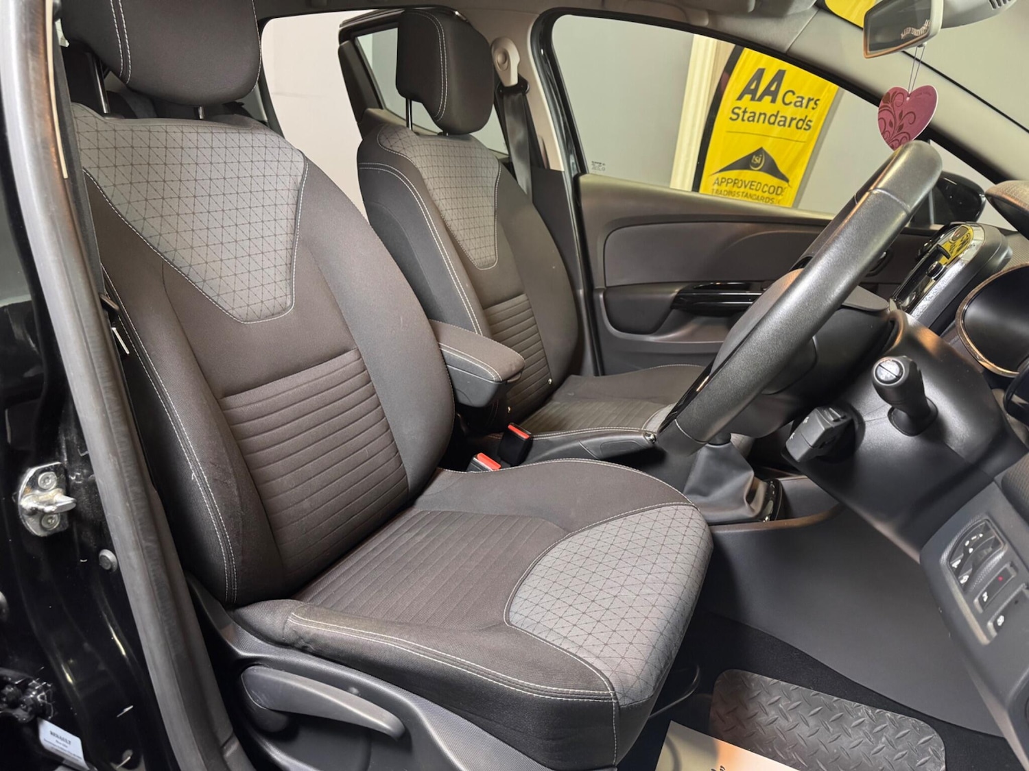 Used Renault Clio 2013 for sale - 78062673: Photo 38