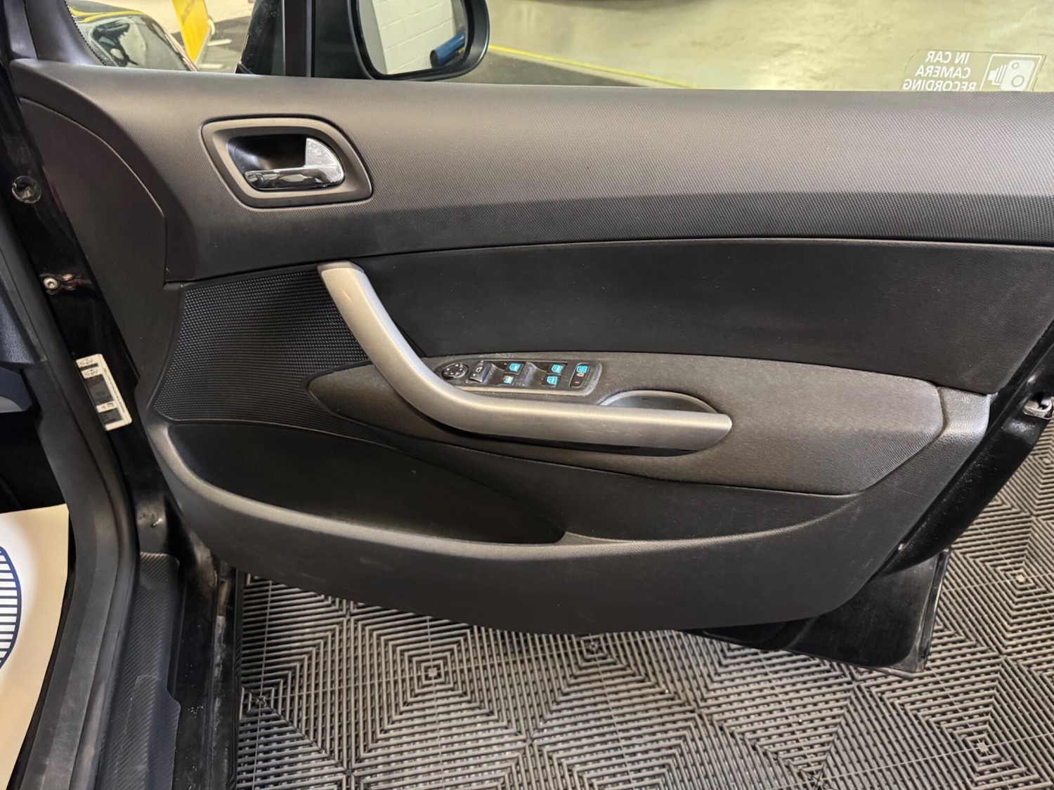 Used Peugeot 308 2011 for sale - 77768687: Photo 13