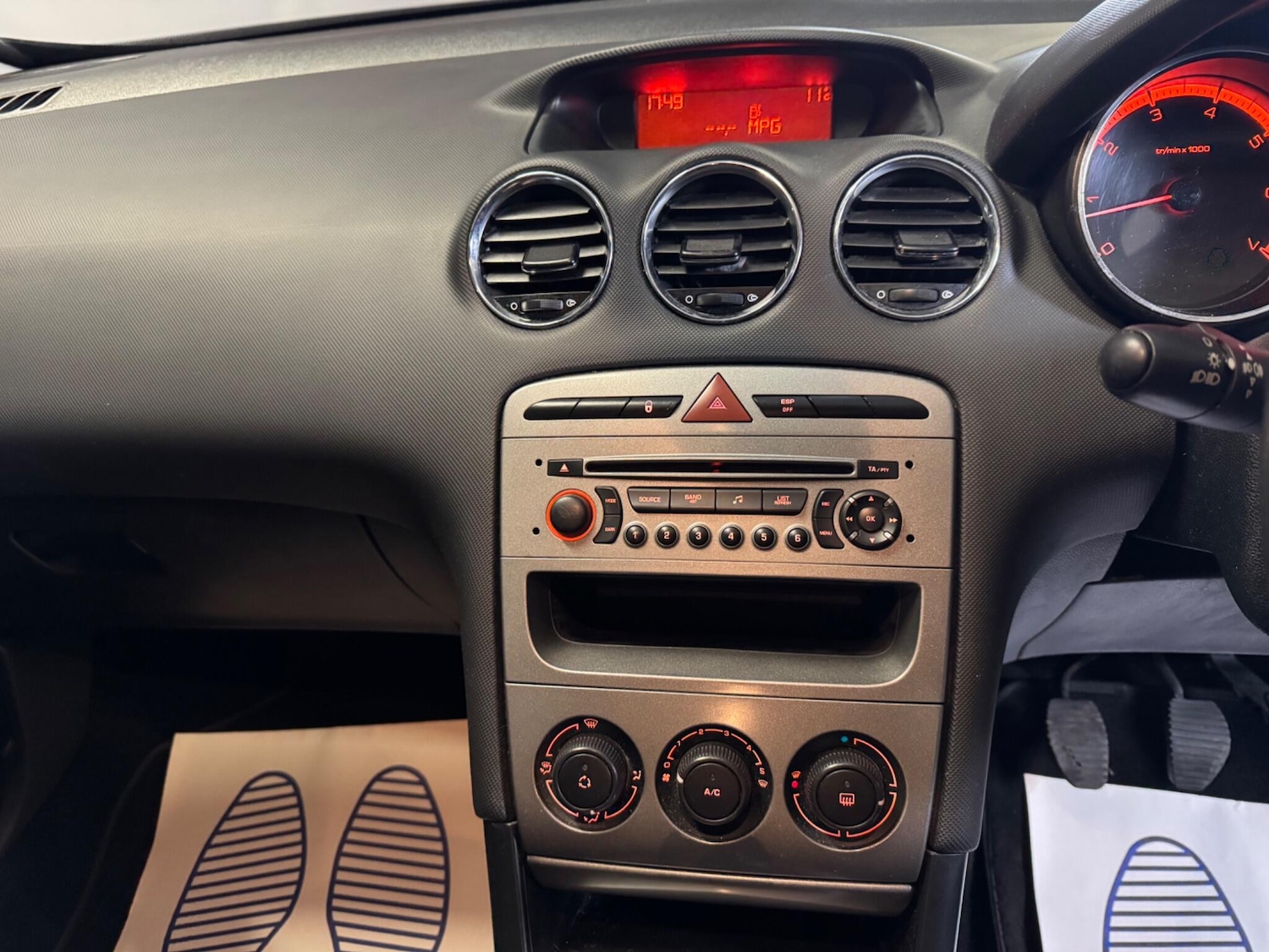 Used Peugeot 308 2011 for sale - 77768687: Photo 15