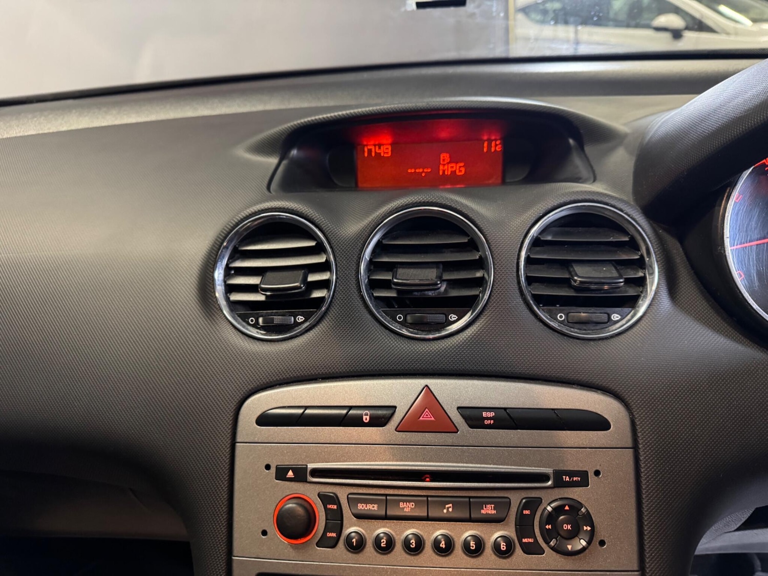 Used Peugeot 308 2011 for sale - 77768687: Photo 16