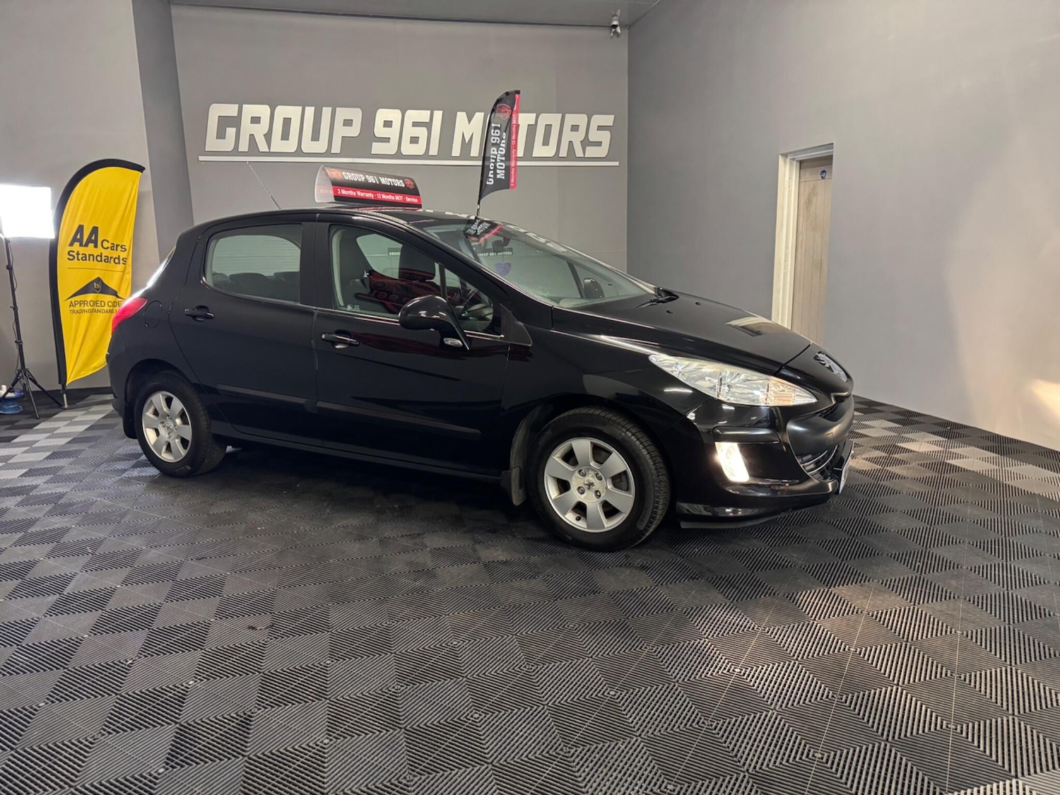 Used Peugeot 308 2011 for sale - 77768687: Photo 2