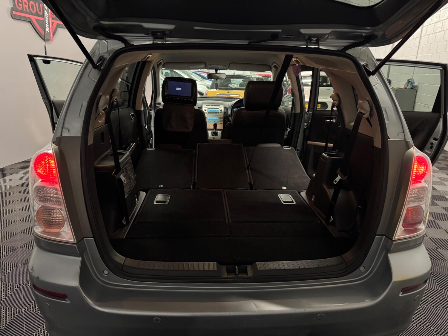 Used Toyota Corolla Verso for sale - 77683771: Photo 38