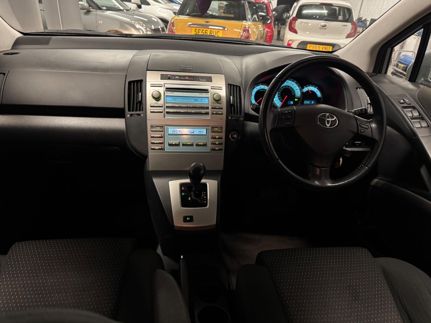 Used Toyota Corolla Verso for sale - 77683771: Photo 40