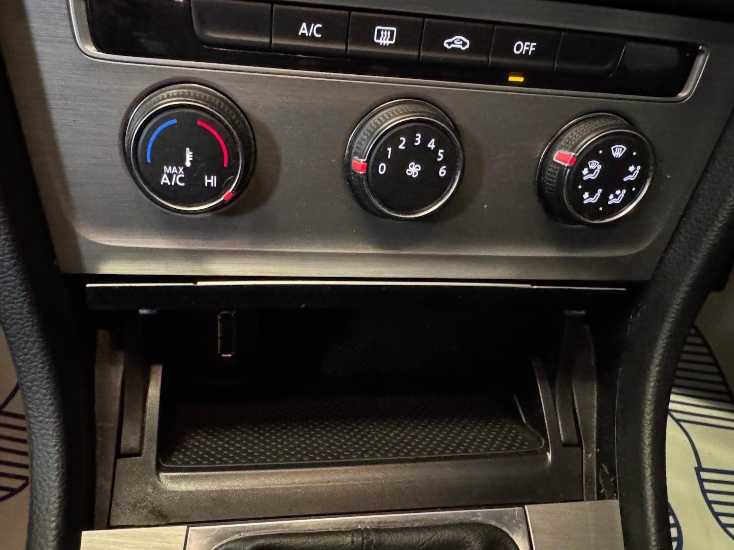 Used Volkswagen Golf 2014 for sale - 77768552: Photo 41