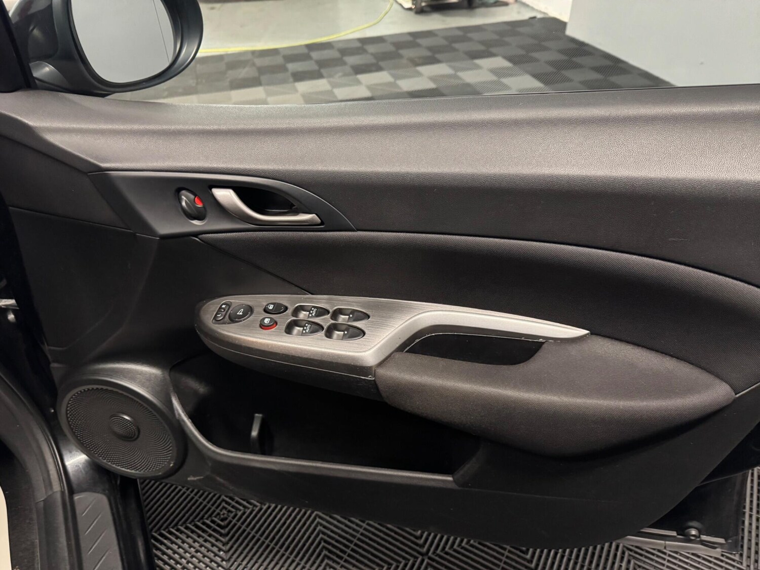 Used Honda Civic for sale - 77683570: Photo 24