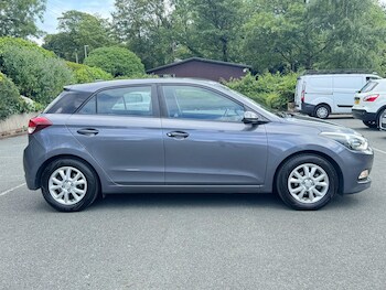 Used Hyundai i20 2017 for sale - 75415030: Photo