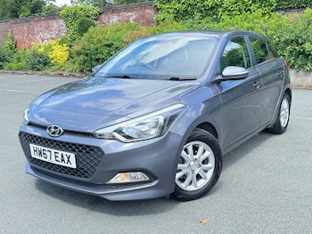 Used Hyundai i20 2017 for sale - 75415030: Photo