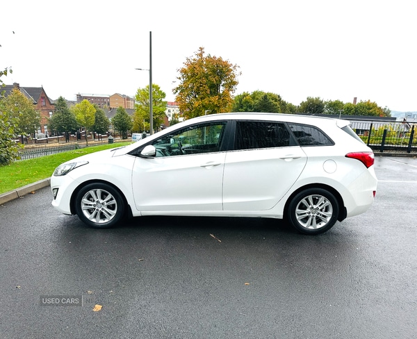 Used Hyundai i30 2013 for sale - 76123188: Photo 2