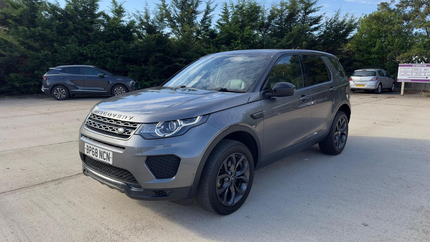 Used Land Rover Discovery Sport 2019 for sale - 76688478: Photo 2