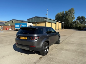 Used Land Rover Discovery Sport 2019 for sale - 76688478: Photo