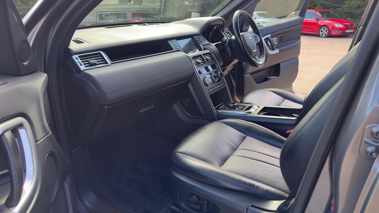 Used Land Rover Discovery Sport 2019 for sale - 76688478: Photo 6