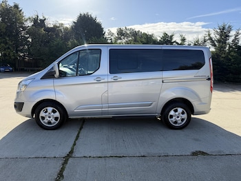 Used Ford Tourneo Custom 2017 for sale - 76359001: Photo